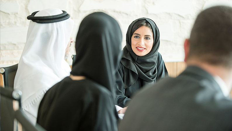 CorporateFinanceAdvisory_Secondary Experts reviewing financial advisory plans.